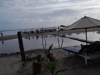 Despite end of tourist season, wooden decks still on beaches
