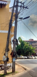 Dangling cables pose risk but authorities remain indifferent