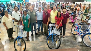 Rotary Club of MargÃ£o Midtown distributes cycles to girl students
