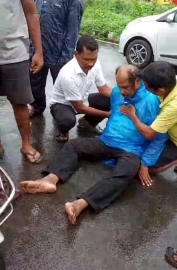 MLA assists injured scooterist in Cortalim