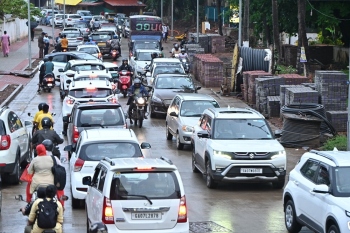 ‘Smart City’ roads opened, but traffic woes continue