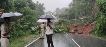 Landslide at Kone-Priol, traffic disrupted for 3 hrs