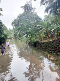 Traffic on Ponda-Dabal road flooded at Nirankal