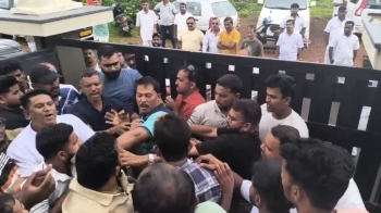 Clash over fare rates between Goa Miles and local taxi operators intensifies
