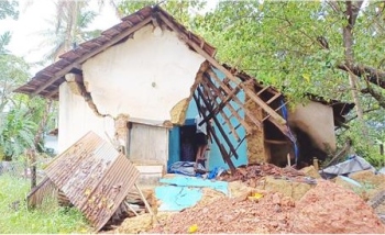 House collapses at Mungul