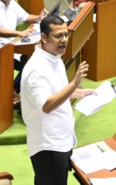 Oppn slams govt for shielding ‘real culprits’ in excise scam