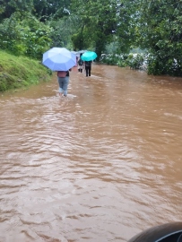 Traffic hit as roads submerged in Ponda
