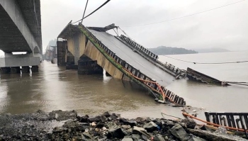 3 spans of Old Kali River bridge collapse in Karwar
