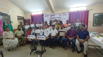 Kundaim sarpanch distributes sewing machines