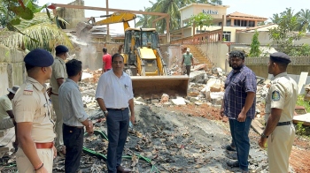 One-storey illegal structure finally demolished at Colva