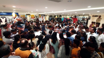 Huge response to Belagavi’s BSC Textiles Mall’s double discount