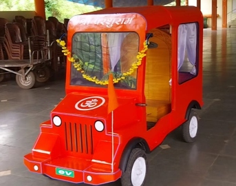 Poinguinim youth designs, builds EV vehicle for prasad distribution