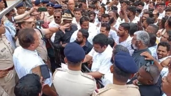 Pernem taxi operators stage ‘chakka jam’, demand action from CM Sawant