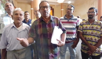 Farmers plead with Union Minister to save khazans from Borim bridge construction