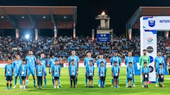 India starts the Manolo Marquez era with solid defence but struggles in attack