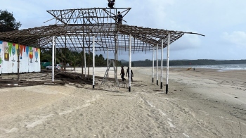 Owners confident of shacks being erected this month
