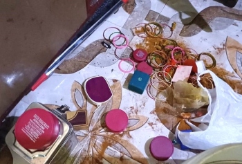 Khareband home burgled