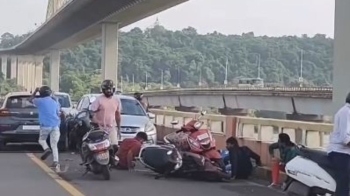Mandovi bridge accident: Driver, car owner booked