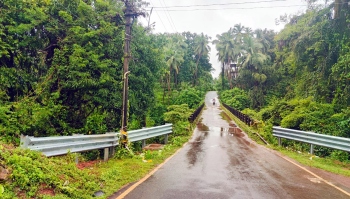 PWD installs metal barriers alongside Sanguem bridge