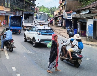 Unauthorised bus halts contribute to traffic woes in Margao; concerns over enforcement lapses