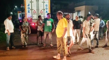 Cuncolkars keep night vigil against vehicles transporting fish