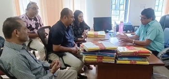 Curtorim locals meet PWD engineer, demand repairs of road near lake
