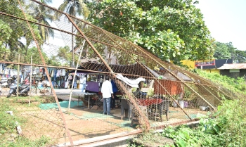 Damaged Colva ground mesh fence: Authorities’ inaction raises concerns