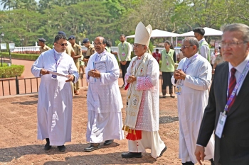 Pray for spiritual, physical healing during Exposition: Cardinal Ferrao