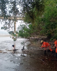 Man rescued after being trapped in muck near Cortalim ferry point