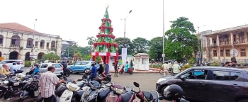 Christmas makeover for Margao Square, but city's heritage buildings left to rot