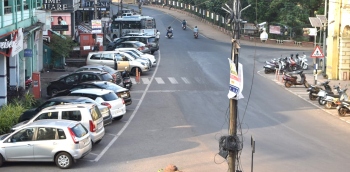 Visitors park vehicles on roadsides obstructing other road users