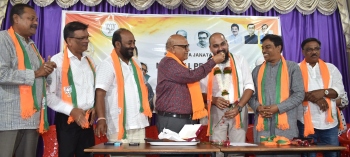 Party is watching you, don't 'like' Oppn posts: Kamat