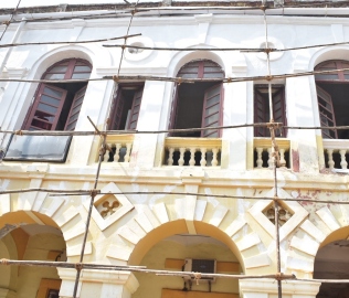 Painting of MMC building comes to a halt over different paint coat