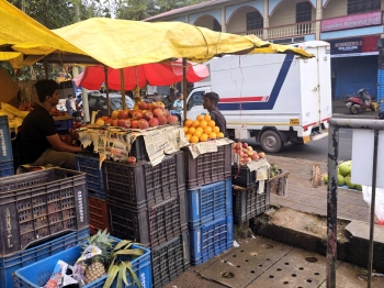 VMC threatens to remove illegal roadside stalls