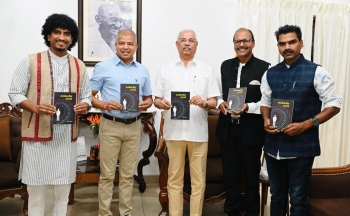 Kerala Guv releases Pernem journo’s book of poems
