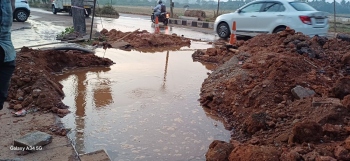 Road digging damages water pipeline in Fatorda, supply hit