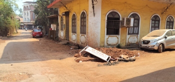 Mapusa water supply upgrade causes disruptions, safety fears for locals