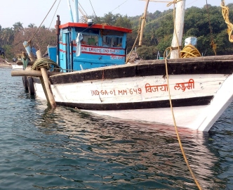 12 crew swim to safety as 2 fishing trawlers hit sandbar in Chapora