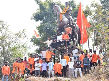 Bolstered by police force, Shiv Jayanti celebrations at Areal pass off peacefully