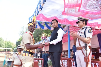 CM warns police, excise officials of disciplinary action for misconduct