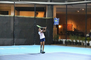 Bhaavya set for quarterfinal showdown with sister Tithee