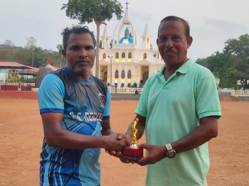 Akil & Larson fire CC Nuvem into quarters
