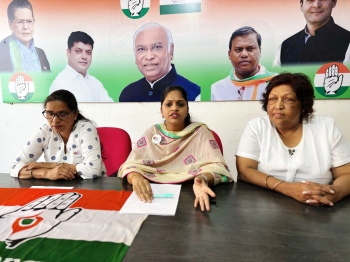 Mahila Cong slams LPG price hike, calls for immediate rollback