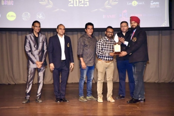 Neelai Naik wins Best Music Video Award in Mumbai