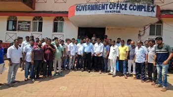 Taximen protest over repeated orders to shut Blue Cab counter at Mopa airport