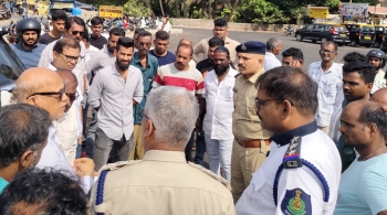 Margao officials inspect railway station area for parking solutions
