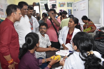 Minister pushes for 24x7 emergency services, not bedded health centres