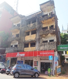 Even after GEC declared building unsafe, it is yet to be demolished