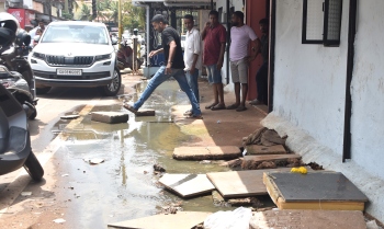 Sewage raises stink along establishment near Nehru Stadium