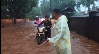 Vehicles stall, residents fume as Cunchelim road floods yet again